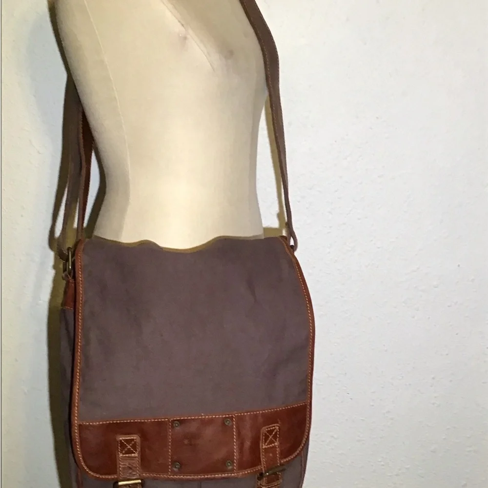 Fossil men’s leather/canvas messenger crossbody bag